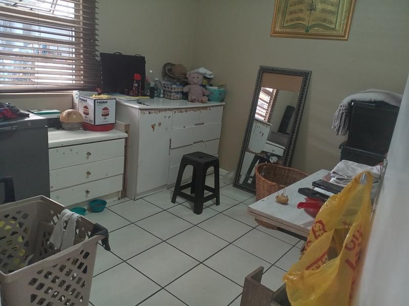 3 Bedroom Property for Sale in Pelikan Park Western Cape